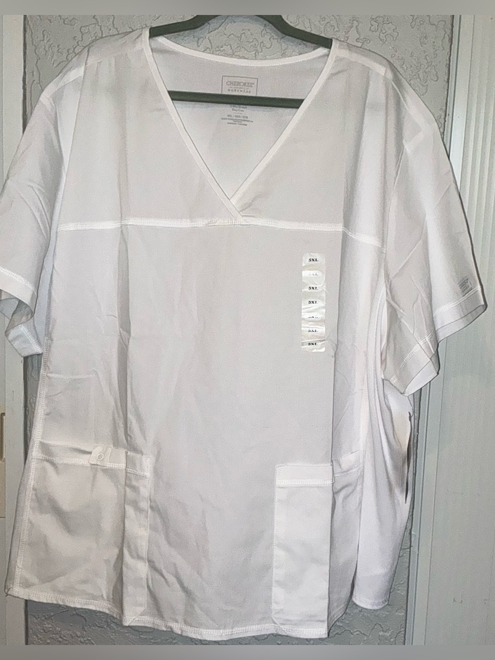Cherokee Men’s White Short Sleeve V-Neck Scrub Top (NWT)
